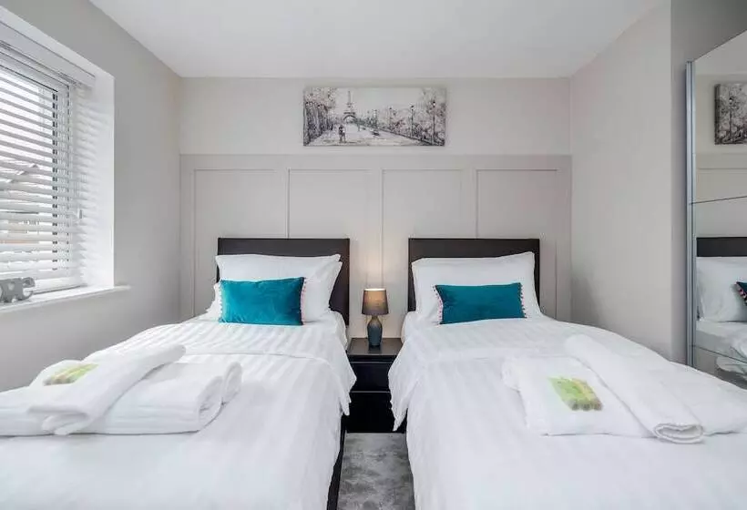 レジデンス Lovely 2 Bed House With 2 Bathrooms In Dartford