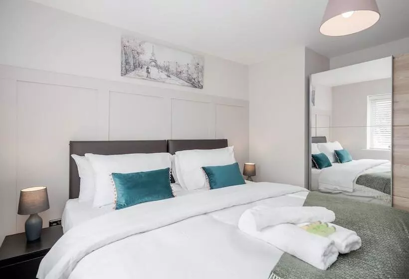 レジデンス Lovely 2 Bed House With 2 Bathrooms In Dartford