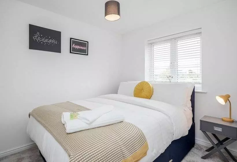 レジデンス Lovely 2 Bed House With 2 Bathrooms In Dartford