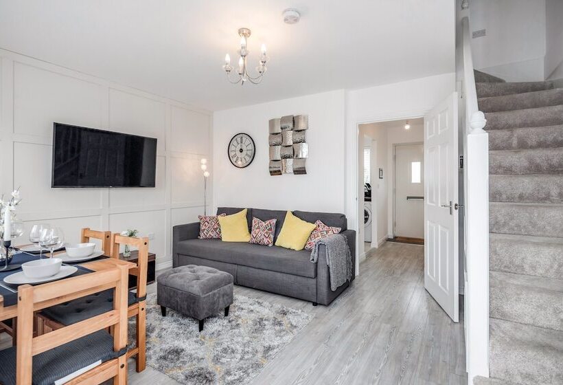 レジデンス Lovely 2 Bed House With 2 Bathrooms In Dartford