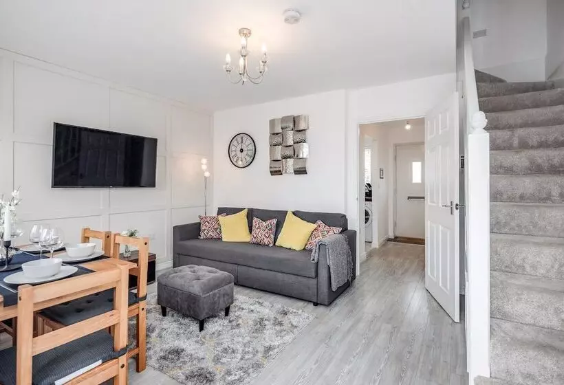 レジデンス Lovely 2 Bed House With 2 Bathrooms In Dartford