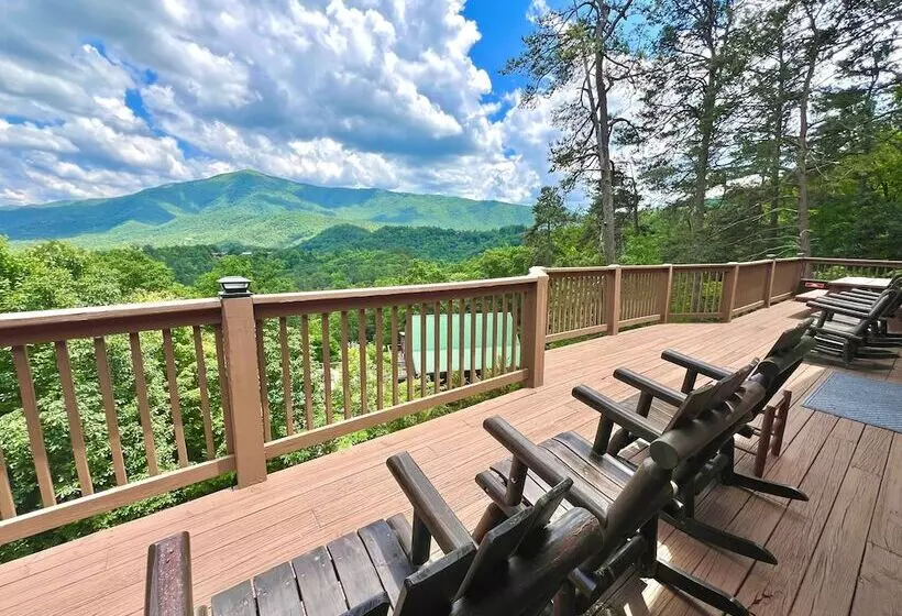 Roundtop Mountain Ridge