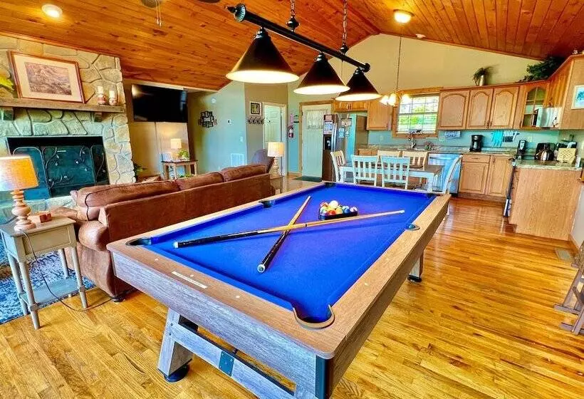 Roundtop Mountain Ridge