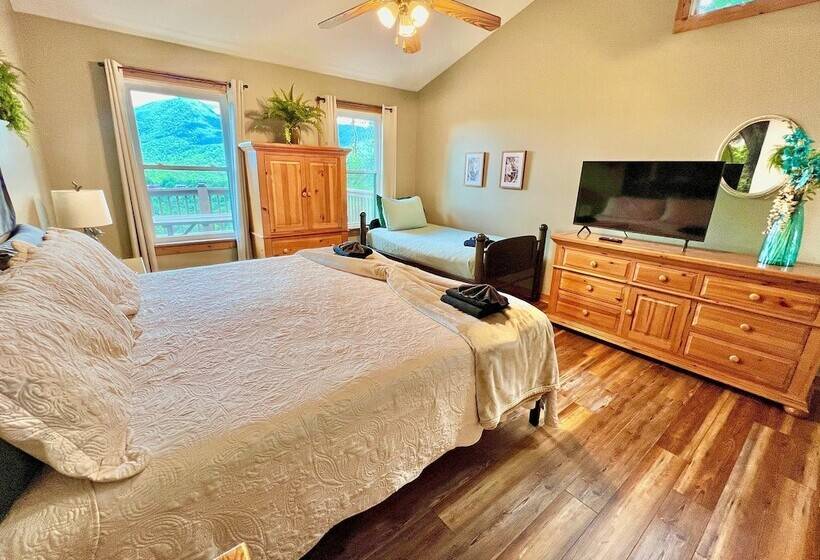 Roundtop Mountain Ridge