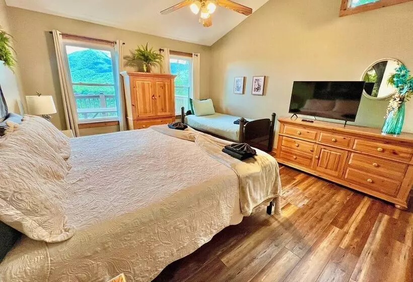 Roundtop Mountain Ridge