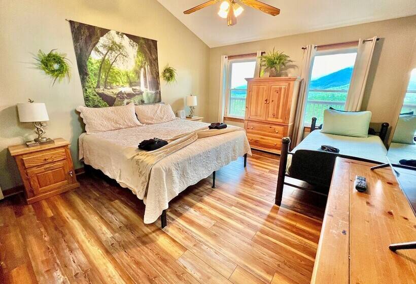 Roundtop Mountain Ridge