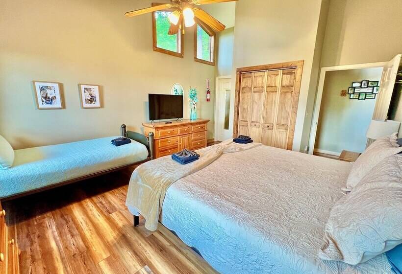 Roundtop Mountain Ridge