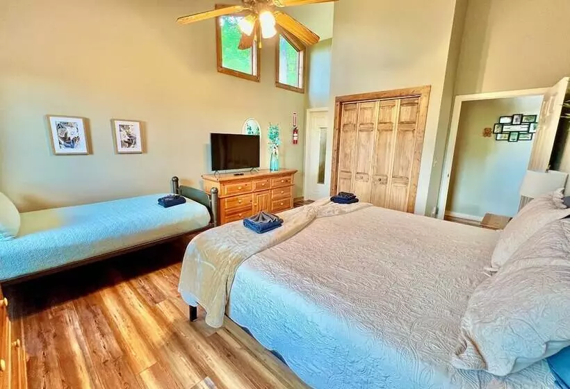 Roundtop Mountain Ridge