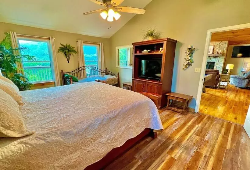 Roundtop Mountain Ridge