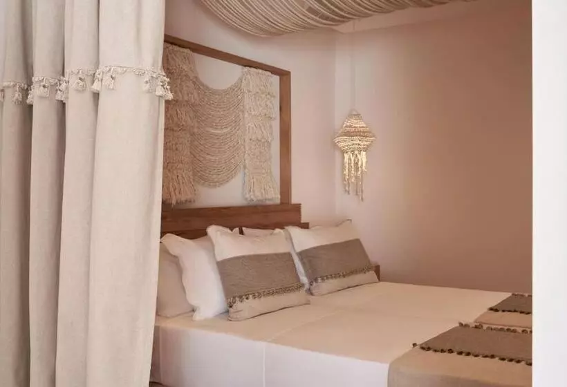 Armony Suites Milos