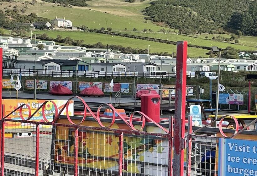 Beautiful 2 Bed Chalet In Aberystwyth