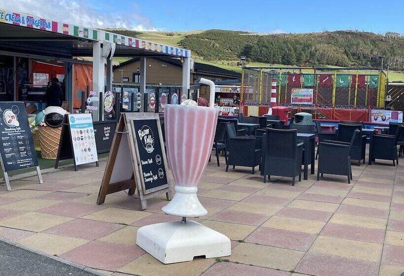 Beautiful 2 Bed Chalet In Aberystwyth