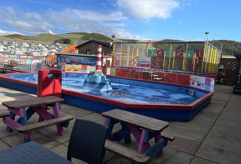 Beautiful 2 Bed Chalet In Aberystwyth