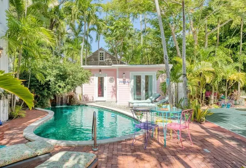 Boat House By Avantstay Character Cottage Central Location W/ Shared Pool Month Long Stays