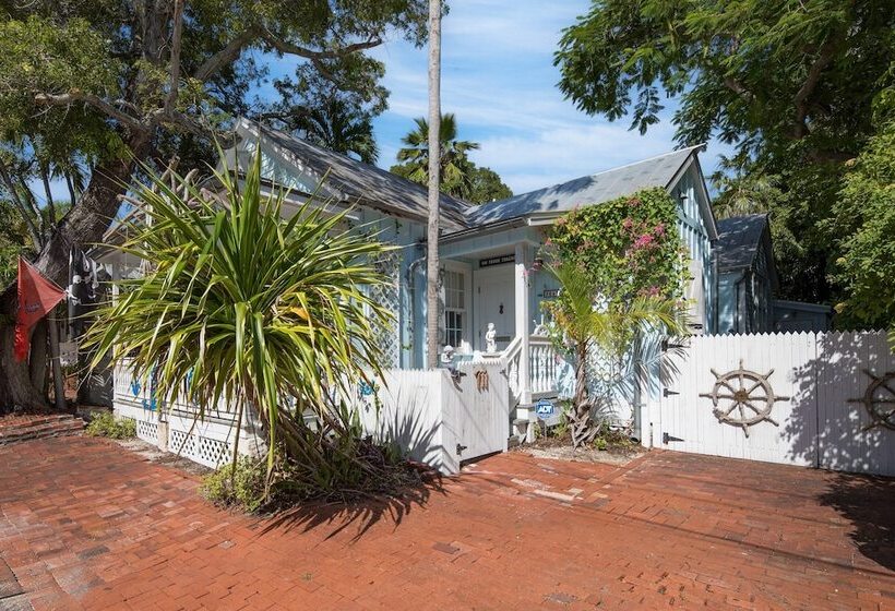 Boat House By Avantstay Character Cottage Central Location W/ Shared Pool Month Long Stays