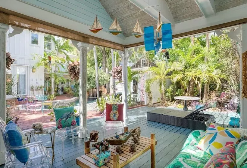 Boat House By Avantstay Character Cottage Central Location W/ Shared Pool Month Long Stays