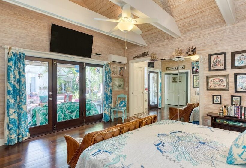 Boat House By Avantstay Character Cottage Central Location W/ Shared Pool Month Long Stays