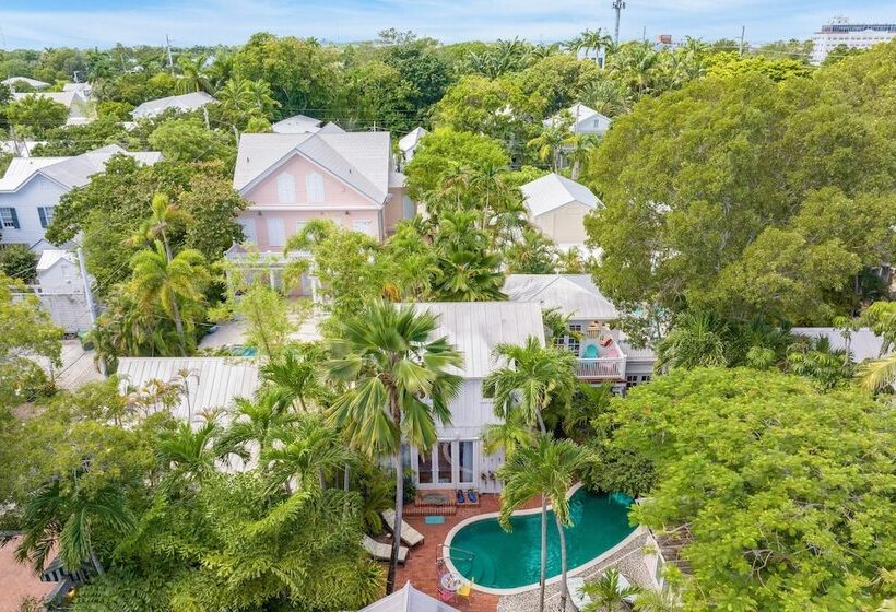 Boat House By Avantstay Character Cottage Central Location W/ Shared Pool Month Long Stays