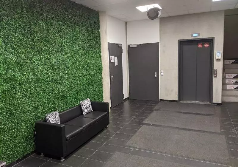 Business Motel, Free Xl Parking, Wifi, Massage Chairs, Sauna, Shared Kitchen, Breakfast 2go, Free So