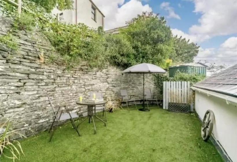 2 Bed, Sleeps 4, Pets Welcome, Parking