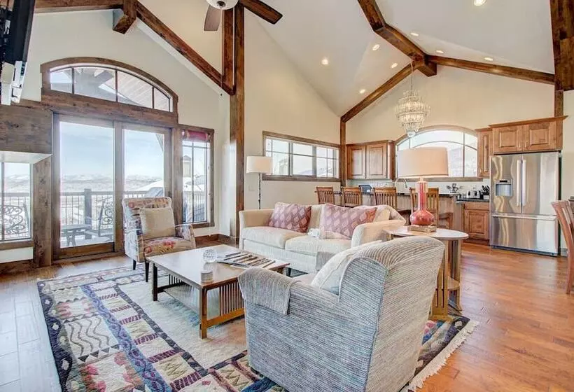 Fairway Ski And Golf Retreat By Avantstay Blocks From The Ski Lift! Beautiful Views W/ Hot Tub