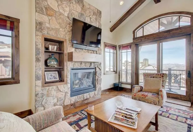 Fairway Ski And Golf Retreat By Avantstay Blocks From The Ski Lift! Beautiful Views W/ Hot Tub