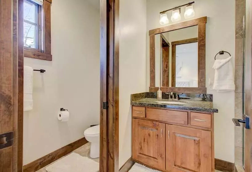 Fairway Ski And Golf Retreat By Avantstay Blocks From The Ski Lift! Beautiful Views W/ Hot Tub