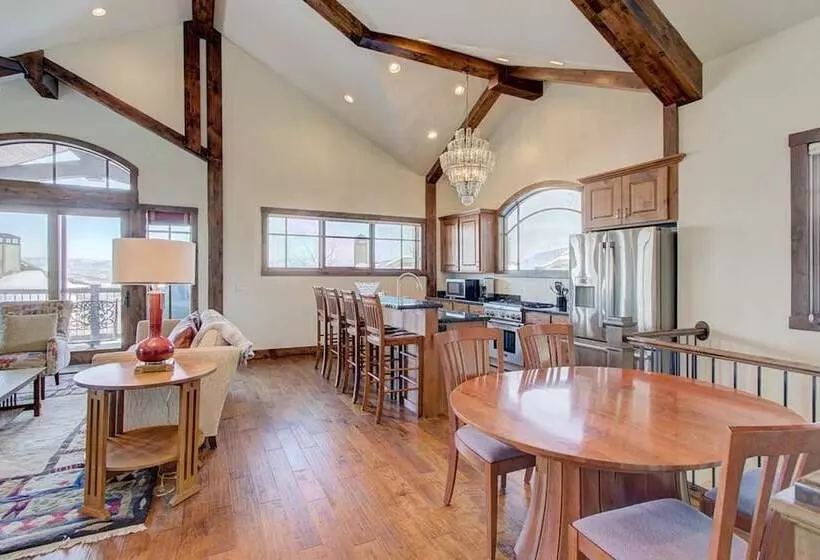 Fairway Ski And Golf Retreat By Avantstay Blocks From The Ski Lift! Beautiful Views W/ Hot Tub