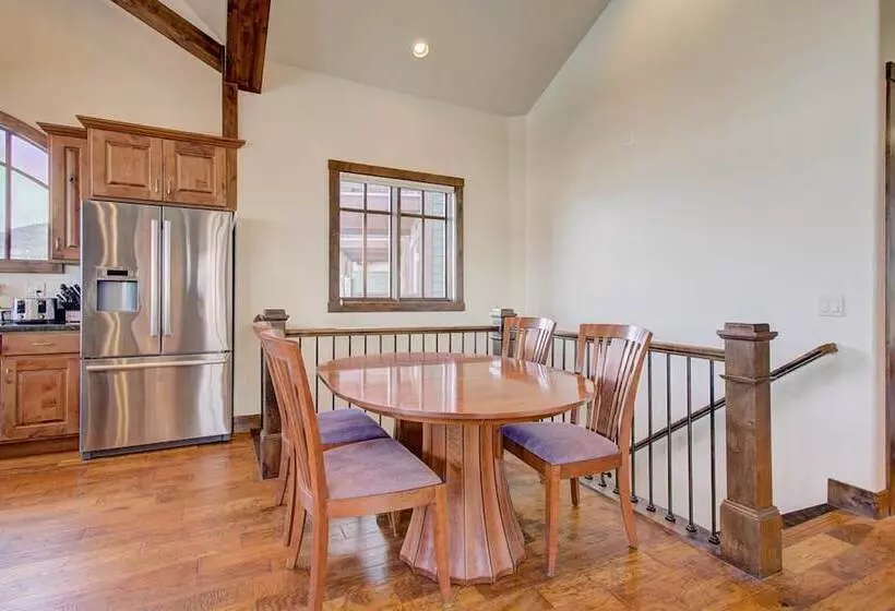 Fairway Ski And Golf Retreat By Avantstay Blocks From The Ski Lift! Beautiful Views W/ Hot Tub