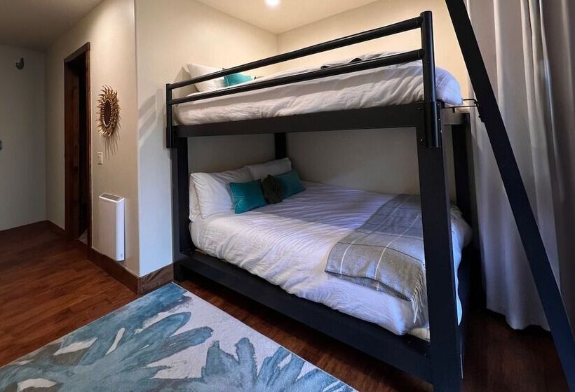 Fairway Ski And Golf Retreat By Avantstay Blocks From The Ski Lift! Beautiful Views W/ Hot Tub