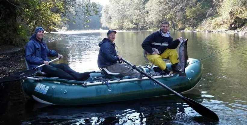 Hotelli 3 Rivers Resort And Guide Service