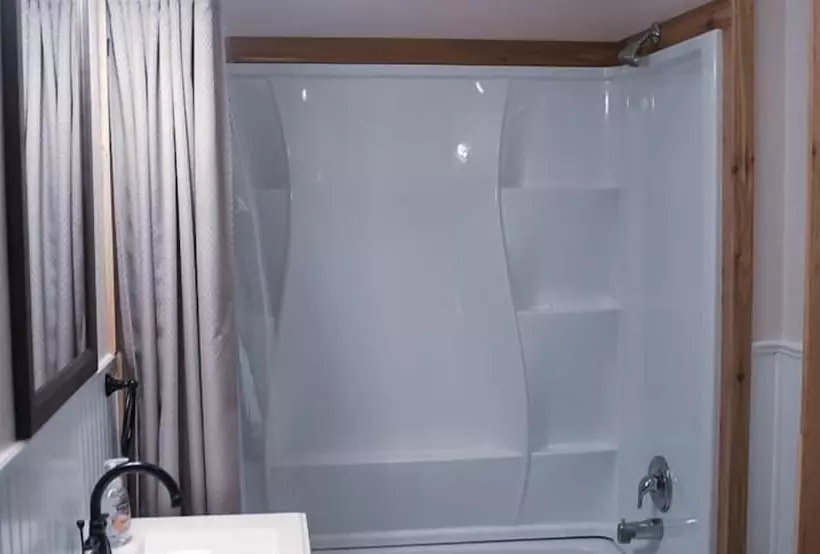 Hotelli 3 Rivers Resort And Guide Service