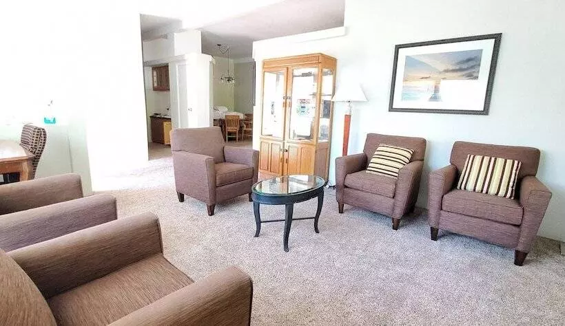 Hotelli 3 Rivers Resort And Guide Service