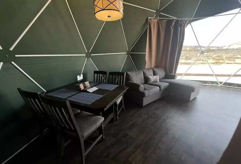 Hotelli Bryce Glamp And Camp