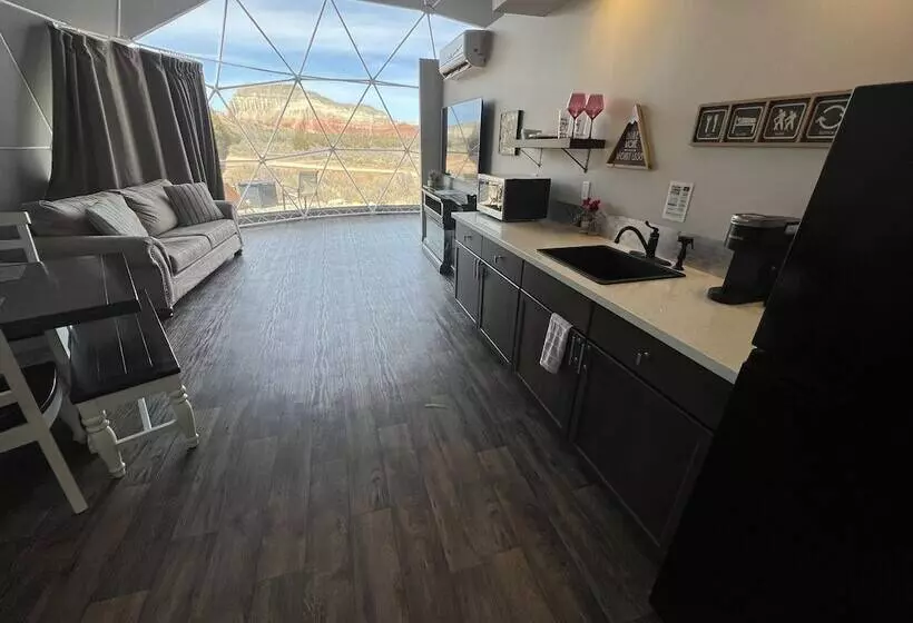 Hotelli Bryce Glamp And Camp