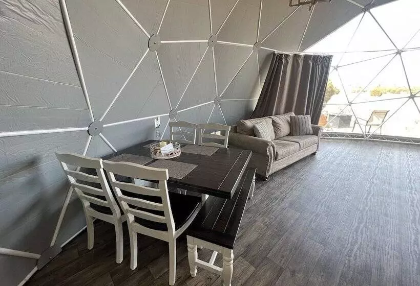 Hotelli Bryce Glamp And Camp