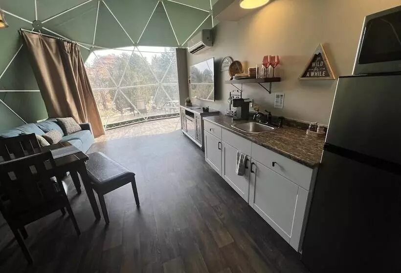 Hotelli Bryce Glamp And Camp