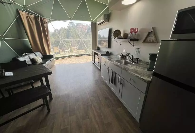 Hotelli Bryce Glamp And Camp