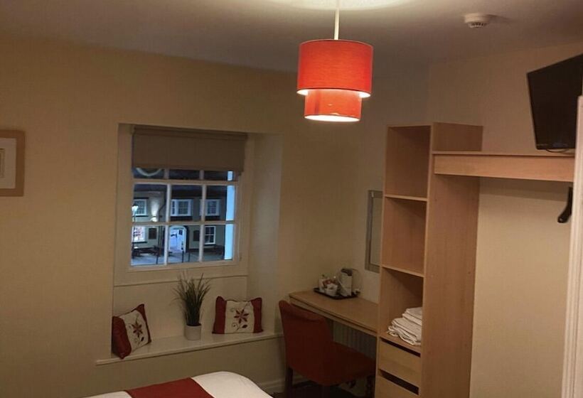 בית מלון כפרי Commercial