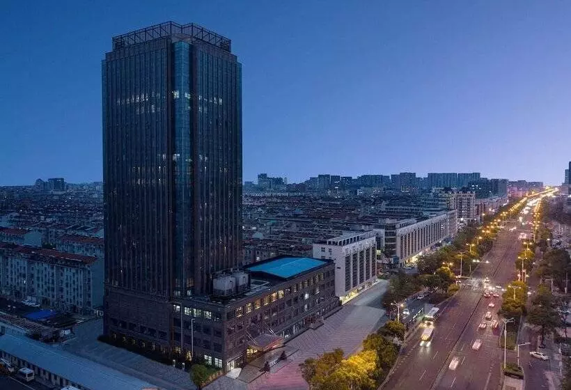 Hotelli Ramada Plaza By Wyndham Yangzhou Downtown