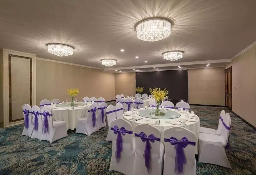 Hotelli Ramada Plaza By Wyndham Yangzhou Downtown