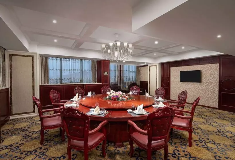 Hotelli Ramada Plaza By Wyndham Yangzhou Downtown