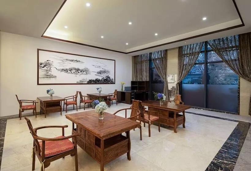 Hotelli Ramada Plaza By Wyndham Yangzhou Downtown