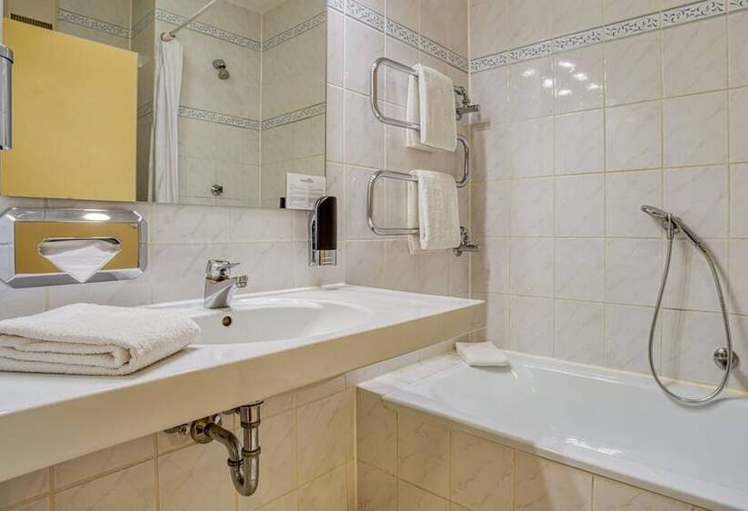 فندق Stadt Gütersloh