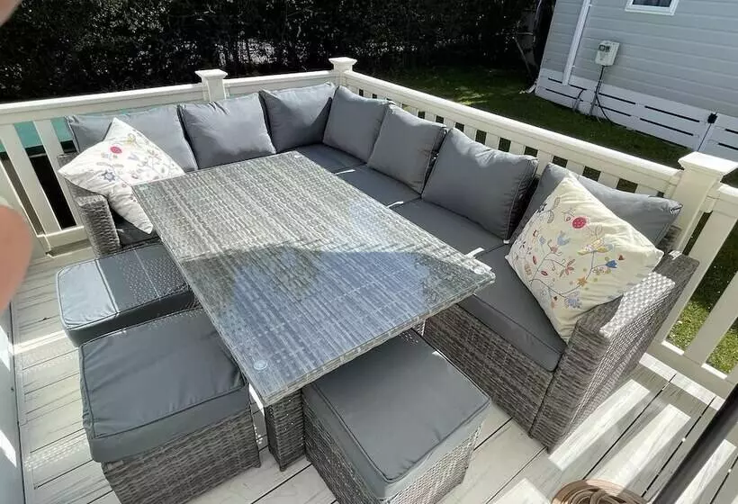 Hotelli Stunning Lodge In A Nice Area, Saint Leonards