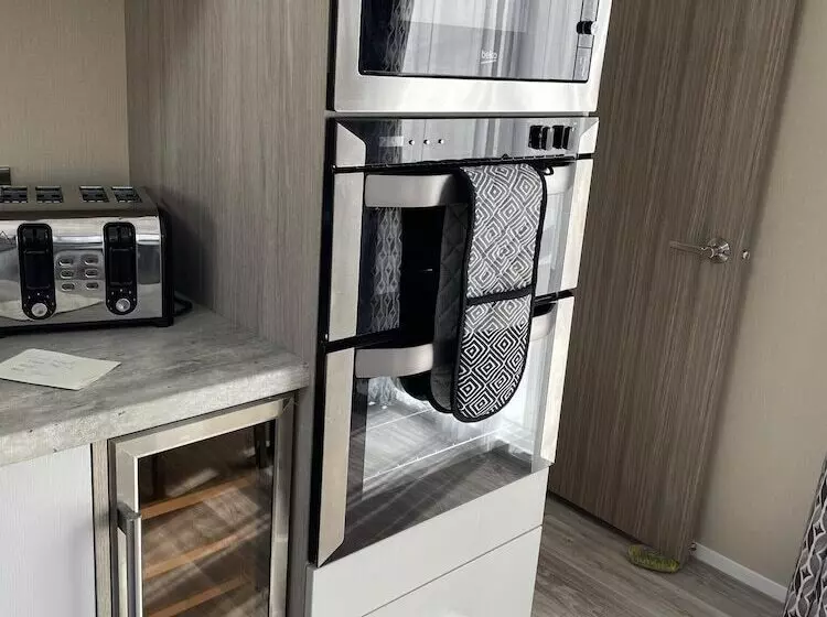 Hotelli Stunning Lodge In A Nice Area, Saint Leonards