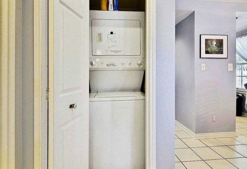 Lavender Jungle By Avantstay Great Location W/ Patio & Shared Pool! Week Long Stays Only