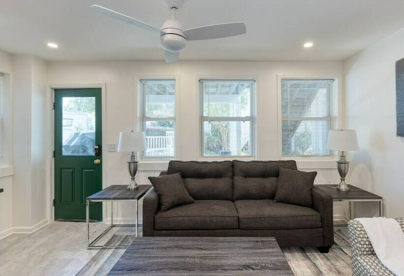 Live Oak By Avantstay Walk To Folly Beach