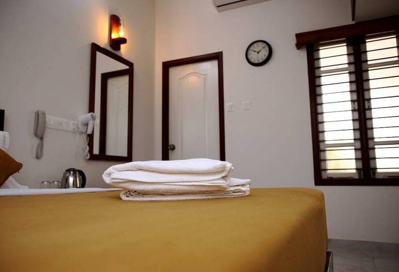 بنسيون Roscotel Shara Inn Pondicherry