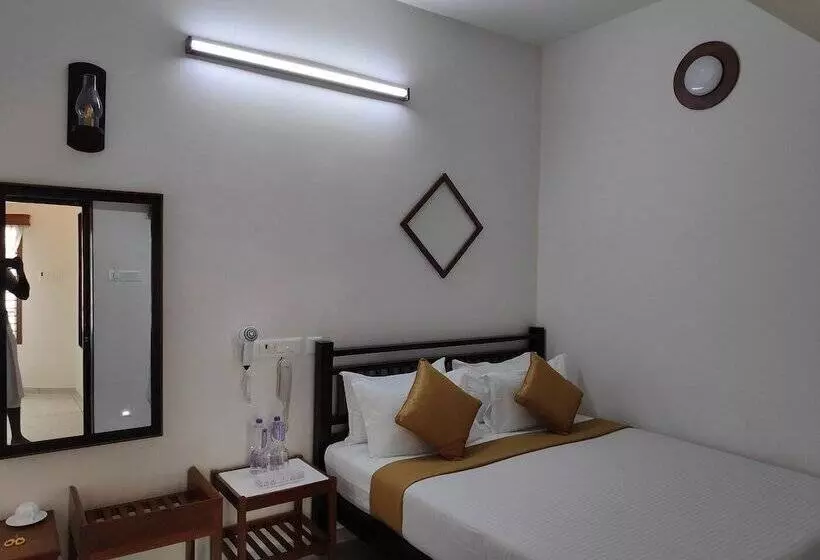 ペンション Roscotel Shara Inn Pondicherry